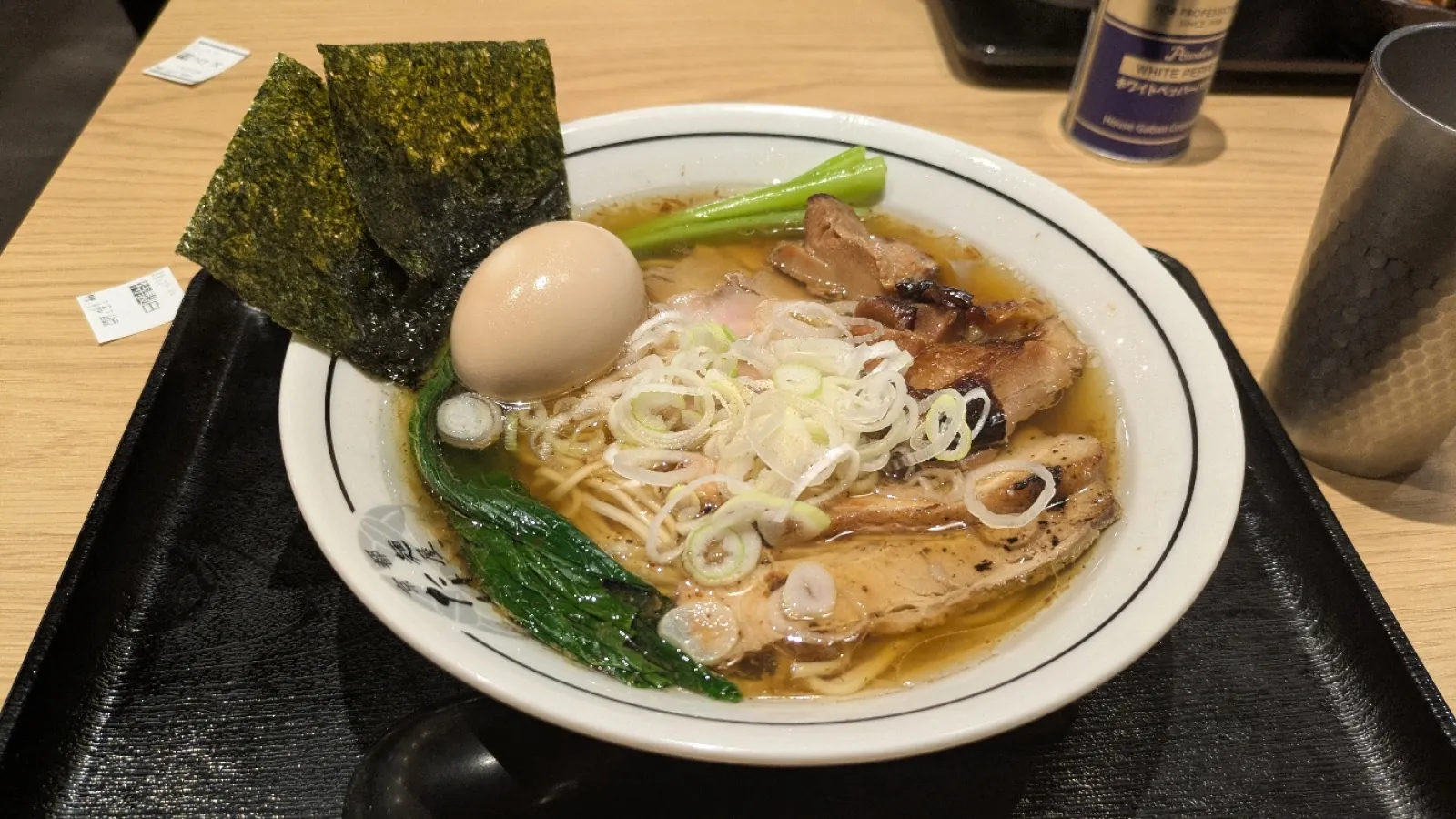 特製薄口醤油ラーメン

食す