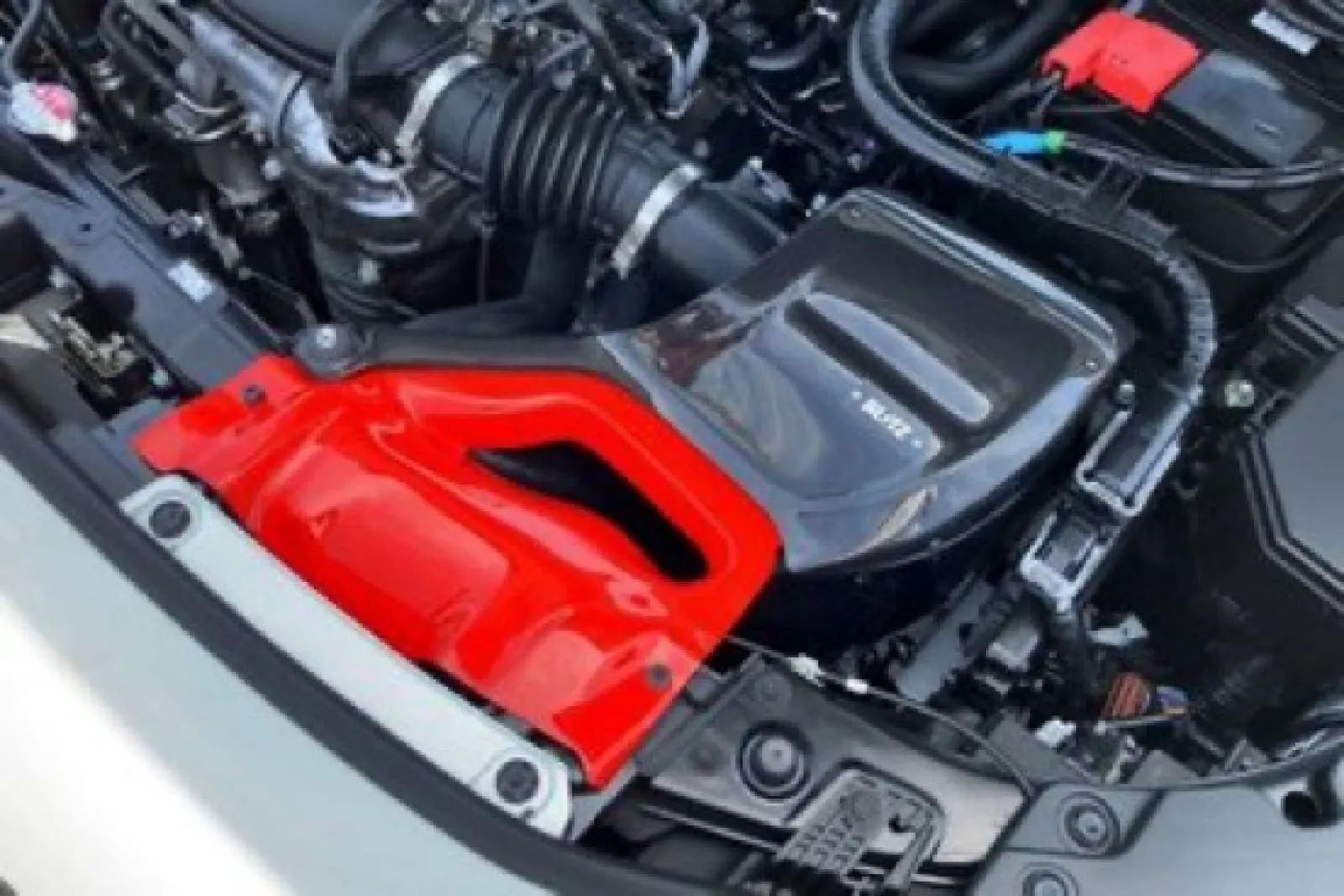 FL5 シビックタイプRでも好評のCARBON INTAKE SYSTEMに、FL1 シビックRS用がラインアップとなります!!

吸入効率の向上により、10PS以上のパワーアップを実現!!
オーナーの皆様大変お待たせいたしました。

価格は、¥162,800(税込)となります。
29日(月)より販売開始です!
