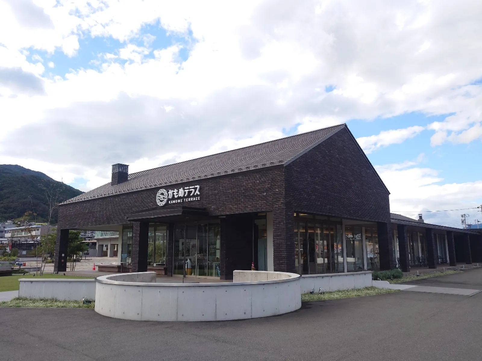 かもめテラス
岩手県の銘菓「かもめの卵」の総本家
正面入り口