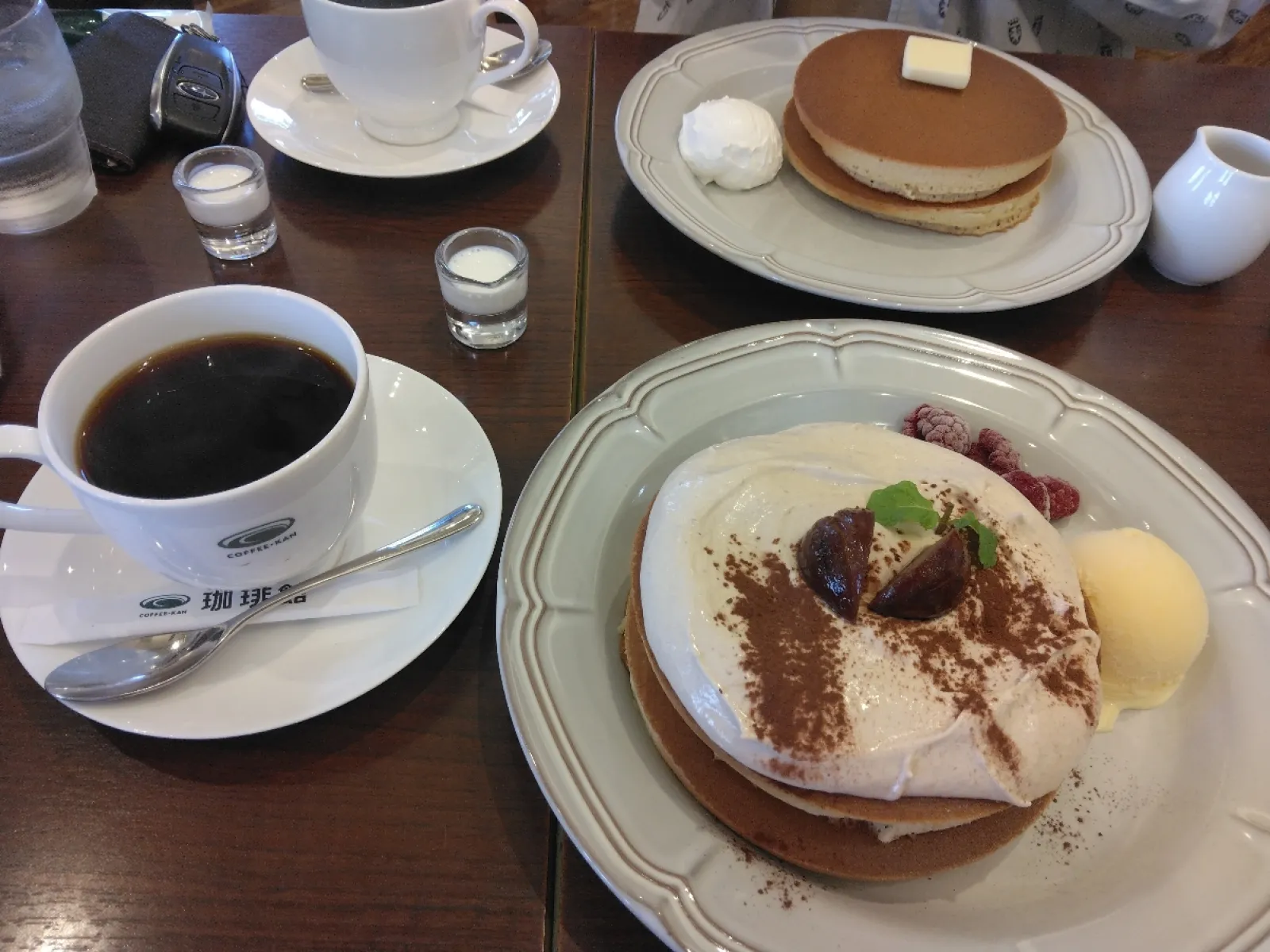 ホットケーキを食べる時はたくさん食べたいので、いつも2枚食べます。
秋の味覚を贅沢に味わいました。