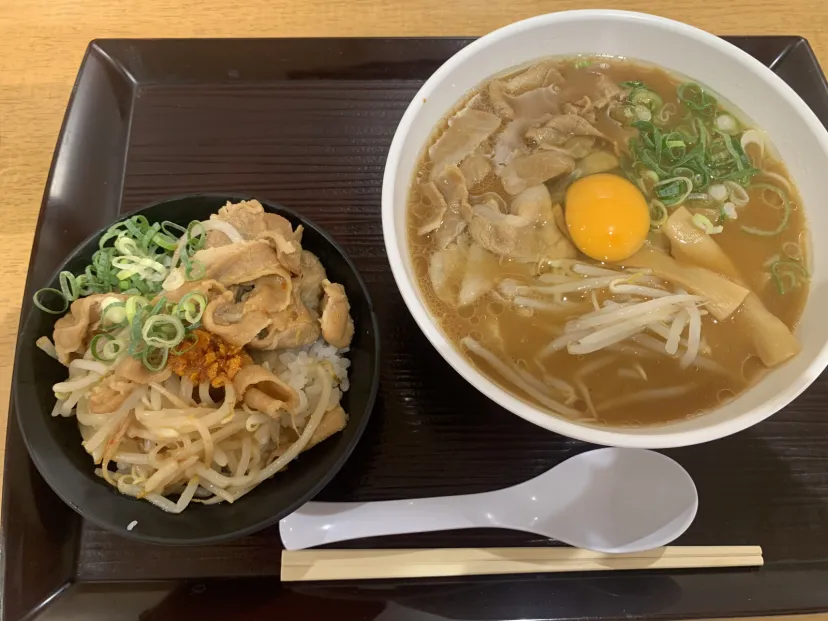 徳島ラーメン ミニ豚丼