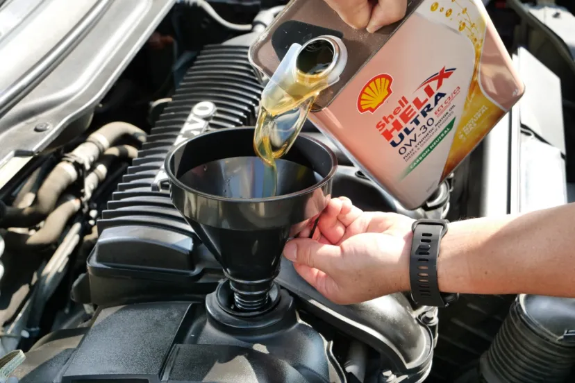 便利ツールを使いこなせばジャッキアップ不要で行える！【カーDIY レッスン-2025- 自分でやってみよう】オイルチェンジ