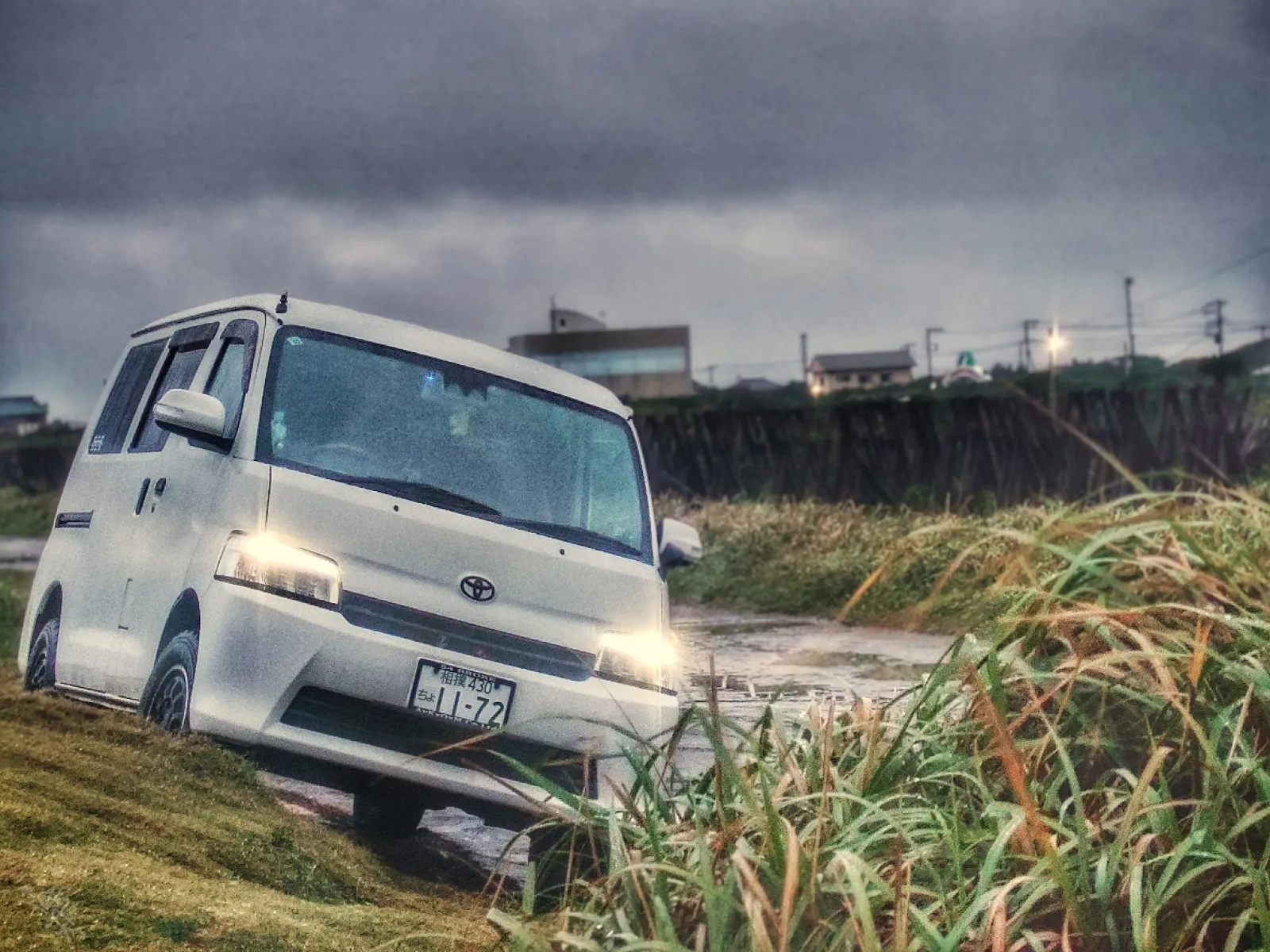 せっかく四駆でデフロックも付いてるし、愛車がどれだけ走れるか知っておきたくてプチオフロード遊びしてきた。
⁡
想像以上に走破性高くて正直びっくり！

見た目に反してポテンシャル高めです♪
頼りになる相棒！
.
.
.
★使用パーツ＆車中泊アイテムのリスト★
https://linktr.ee/ak_44

☆麺と横乗り好きはインスタにカモーン☆
https://instagram.com/ak_44_