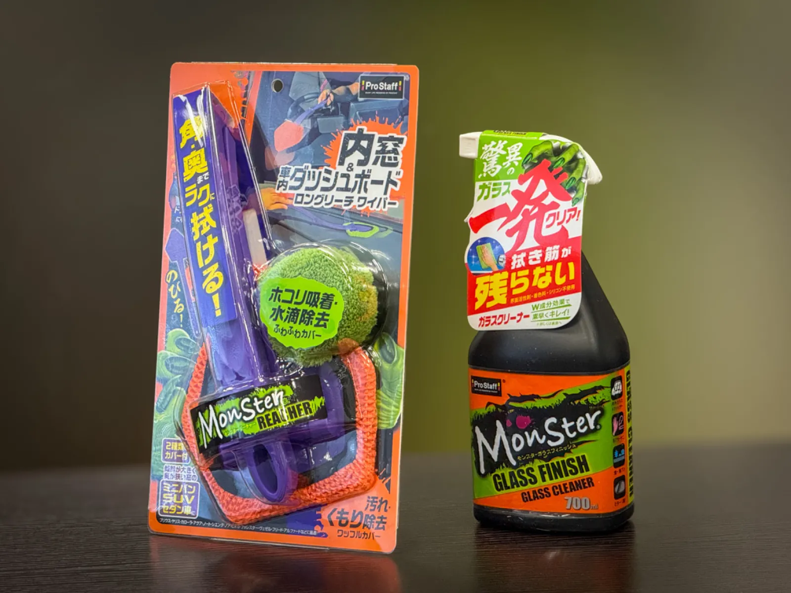 プリウス、アルファードなど奥深ダッシュボードに最適アイテムをご紹介！良好視界＆清潔車内で快適ドライブ！『モンスター リーチャー＆ガラスフィニッシュ』【MOBILA編集部インプレッション】