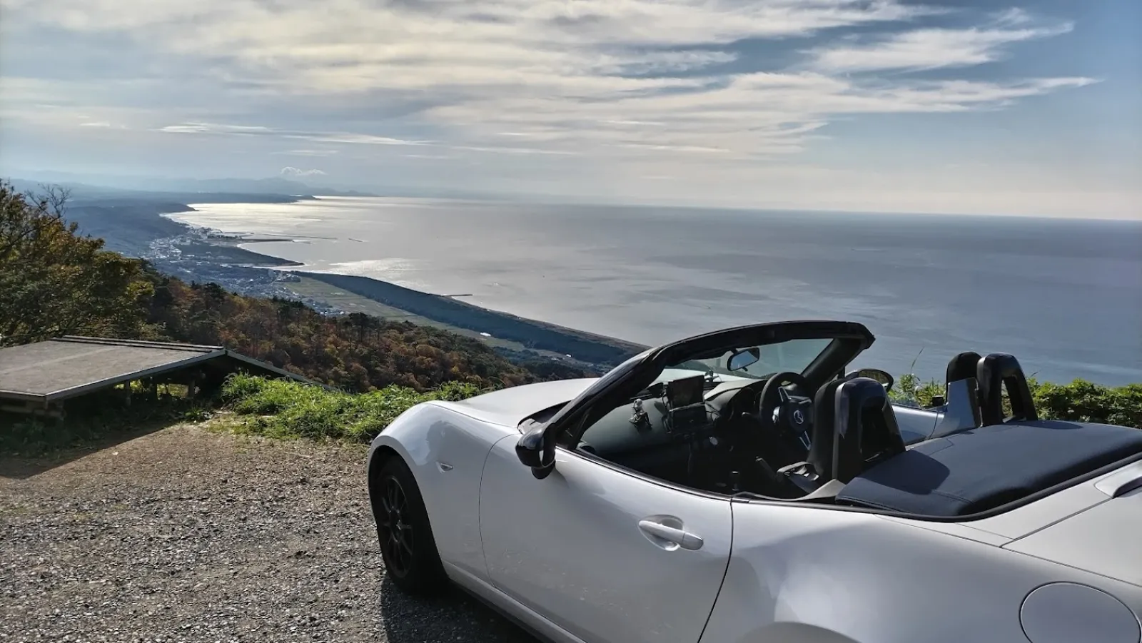 私の場合、NDロド君の燃費は16.1km/Lですがハイオクなので１２月１１日まで待って入れましょうか。あまり乗らないし(;^_^A

アテンザ君は8.5km/Lなので１１月２７日以降に入れましょう。
それまで我慢してくれるといいのですが(;'∀')