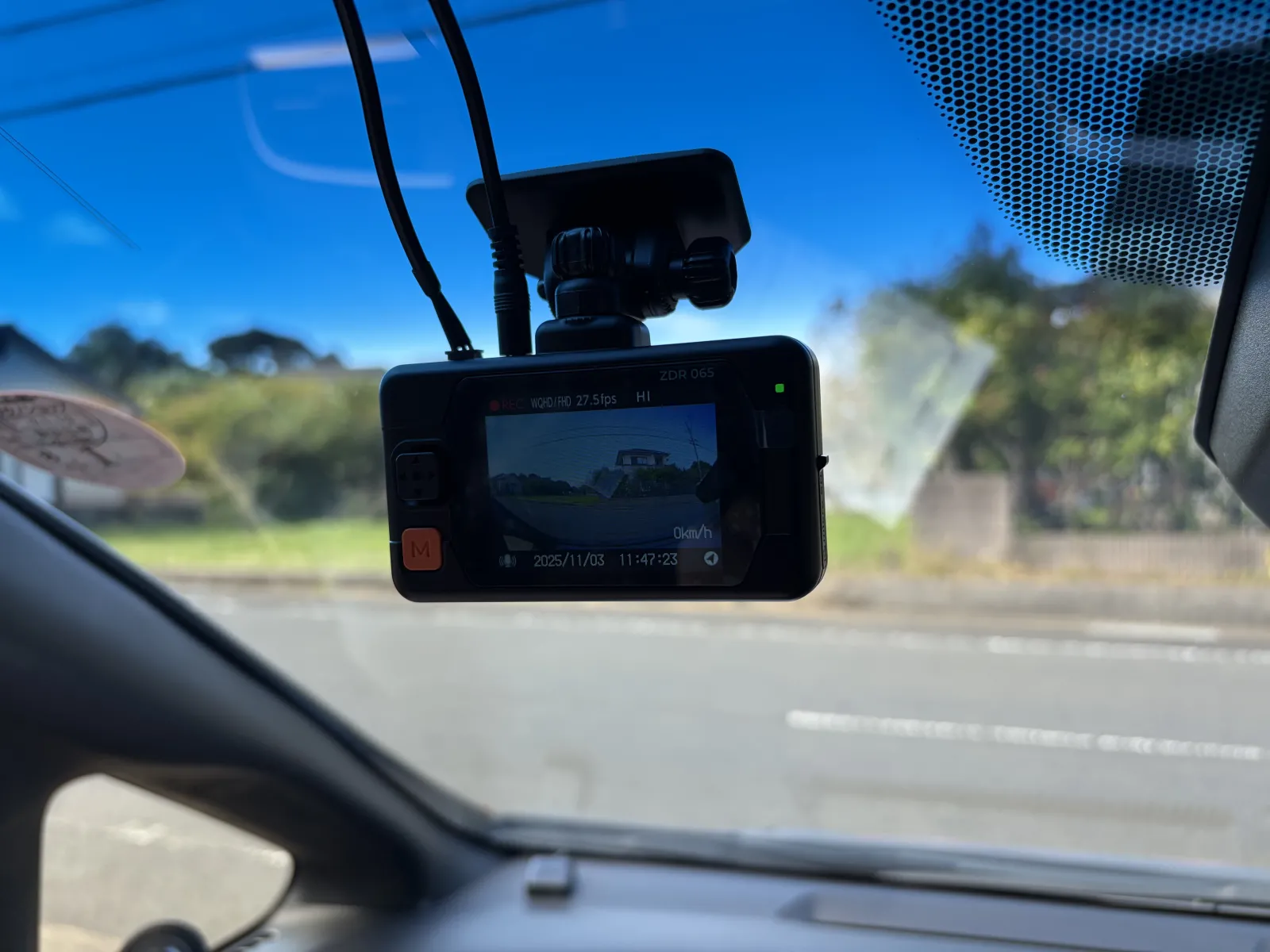 コムテックの人気ドライブレコーダー3機種を比較！ ZDR065・ZDR-850R