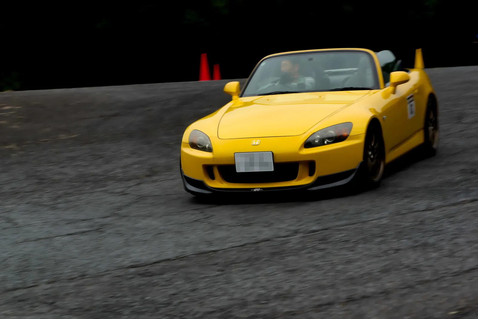 スポーツカー等
車種多様なので観戦していても楽しいです

参加費もそこまで高くなく1日楽しく遊べるので興味がある方はお勧めします