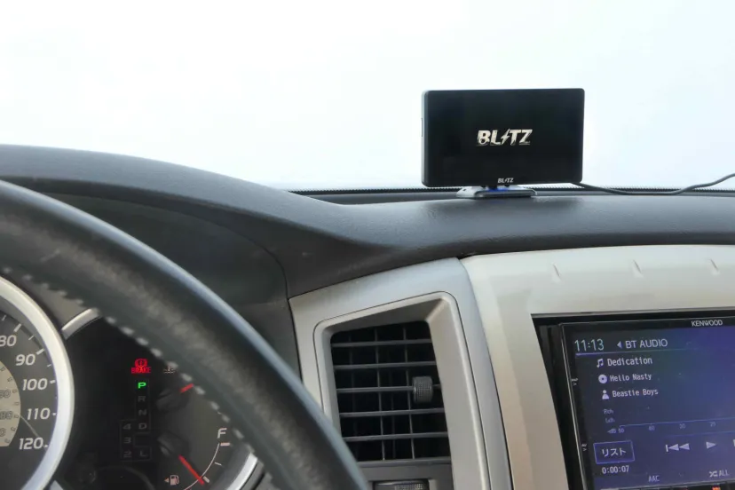 フルスペックの性能を備えた機能強化でシリーズ最強モデルへとアップデート【レーザー/レーダー 2025-26】BLITZ・TL406RW