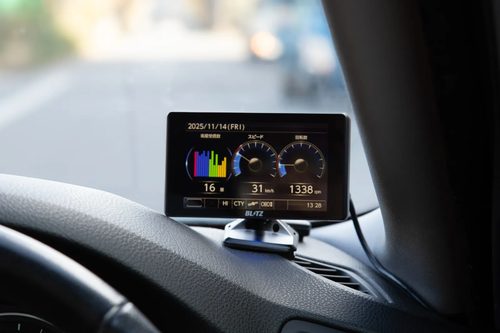 ここまで来た！BLITZ最新レーザー＆レーダー探知機『TL406RW』は可搬式