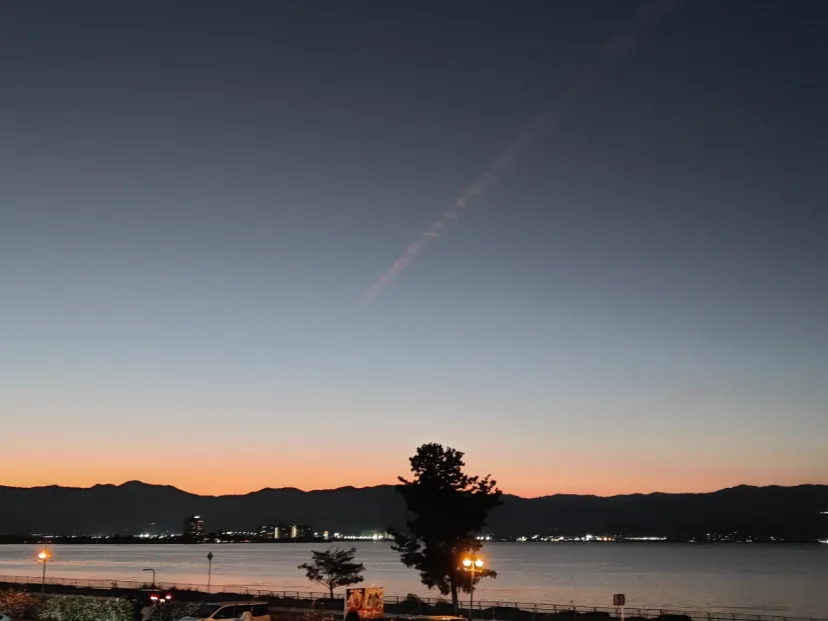 めんたいパークと琵琶湖の夕日