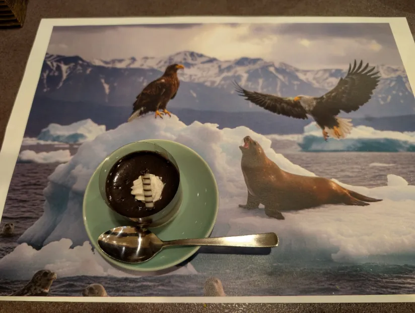 知床のホテルのランチョンマット