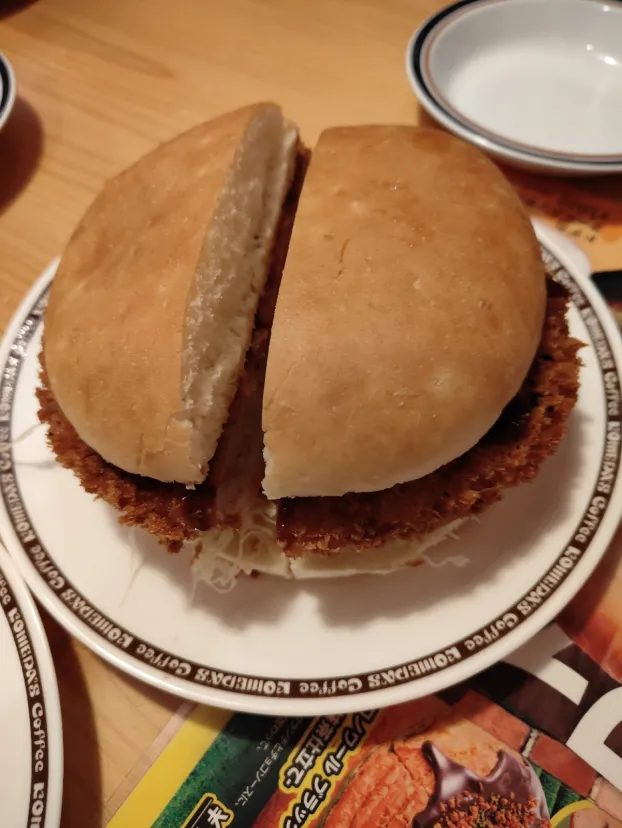 メガメンチカツバーガー