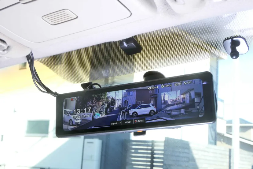 必要なのは後方確認のためだけじゃない！　機能てんこ盛りで安心感爆アガリ【2025-26・最新エレキ用品の世界】デジタルインナーミラー編