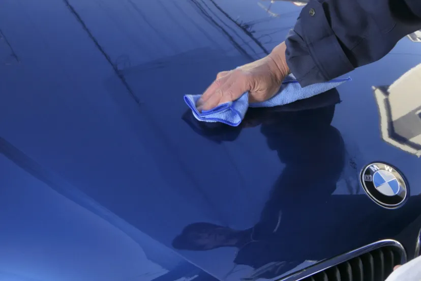 湿気硬化技術採用で長持ちするのに簡単施工【カーケアCLIMAX】一年に一度の12ヵ月耐久コート