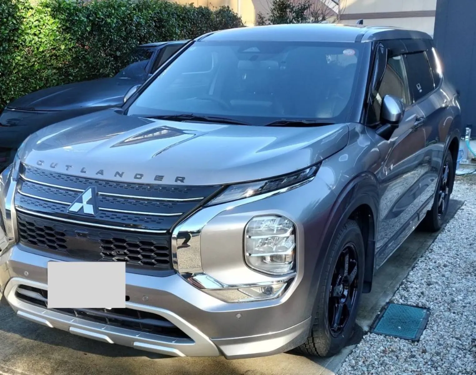 なかなかできず、久々の洗車。スタッドレスタイヤに替えて初めての洗車。
ホイールにはPOMLのOverhaulで撥水コーティング。タイヤにはPOMLのDress。
ボディはDITAIL ARTISTのAIRで水垢も落としつつ仕上げ。