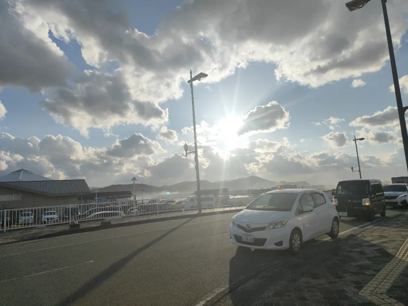 防波堤超えての波　和歌山マリーナシティ