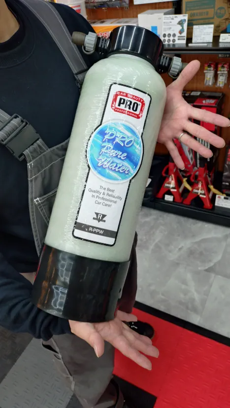 ～　洗車にこだわる人の必需品　純水器　～