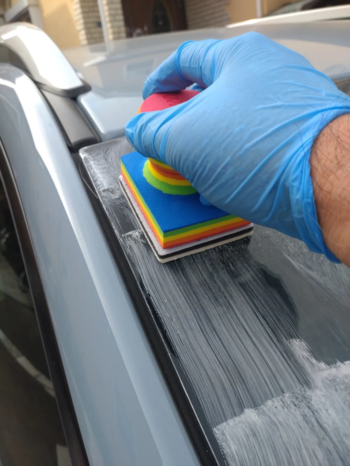 ガラスの端まで楽に油膜を落とせますね😄