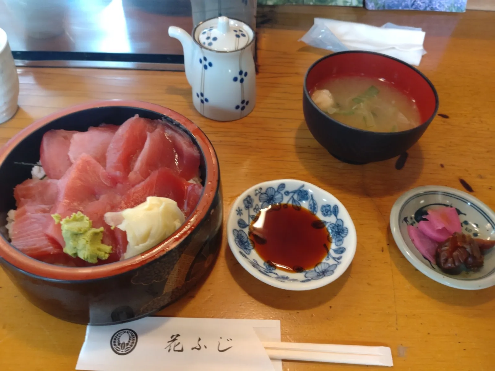 久しぶりに花ふじ(袖ケ浦市)の鉄火丼でした。開店時に入ったので空いてた。すぐにいっぱいになったけどね。