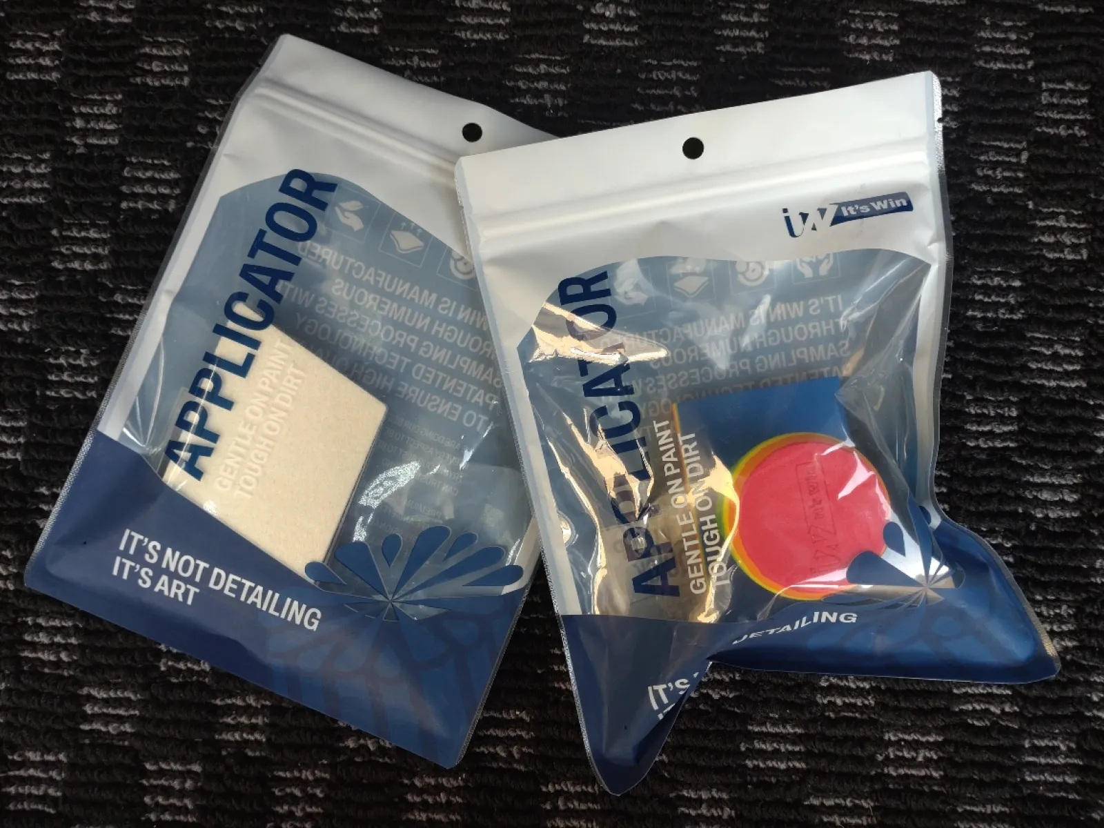 ガラス面の撥水コーティング前の下地処理(油膜取り)用に購入しました。
取っ手があるだけで力が入って楽に油膜落としができます。