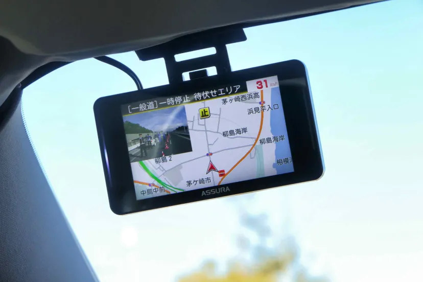 もはや速度取り締まり機対策だけじゃない！　安全運転サポートの必携ツールに進化した最新モデルをチェック【用品年鑑2026・市場動向ウォッチ】レーダー探知機編