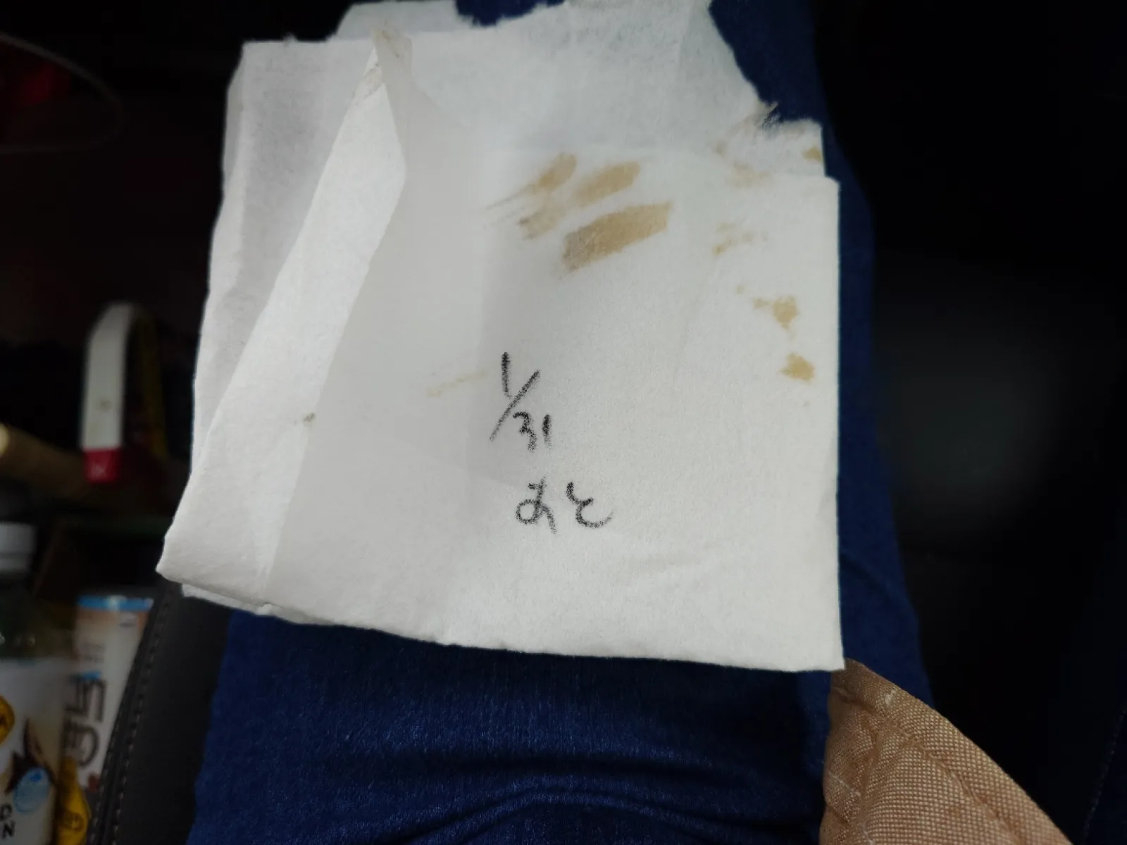 オイル交換後、１０分くらいアイドリングしたあとの色味。
添加剤はまだ入れていません。