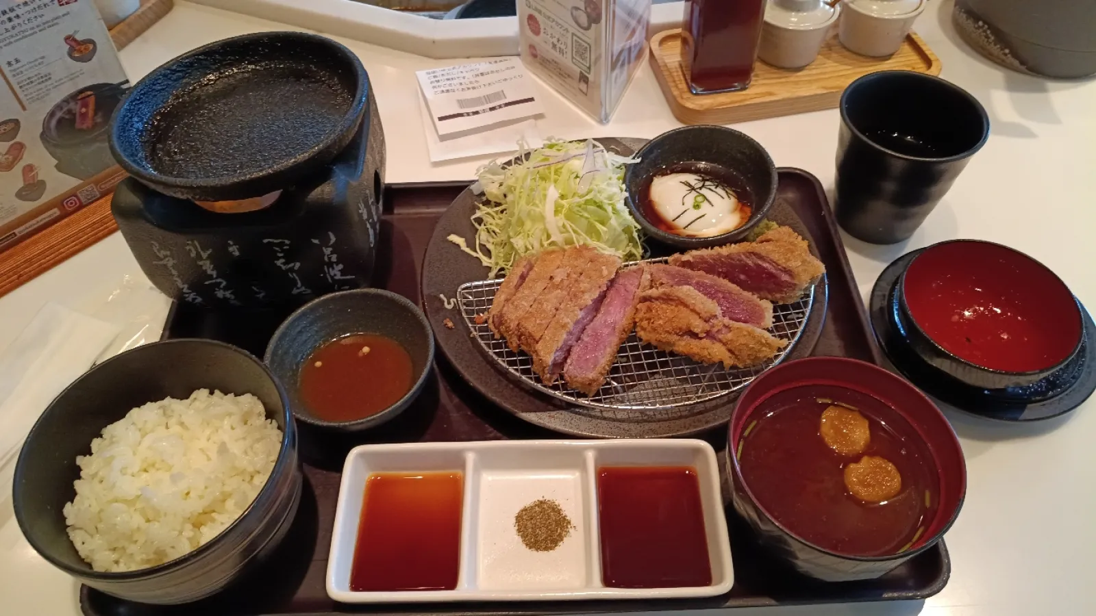 あべの新宿ごちそうビル店にて
牛サーロイン 牛ロースカツ膳