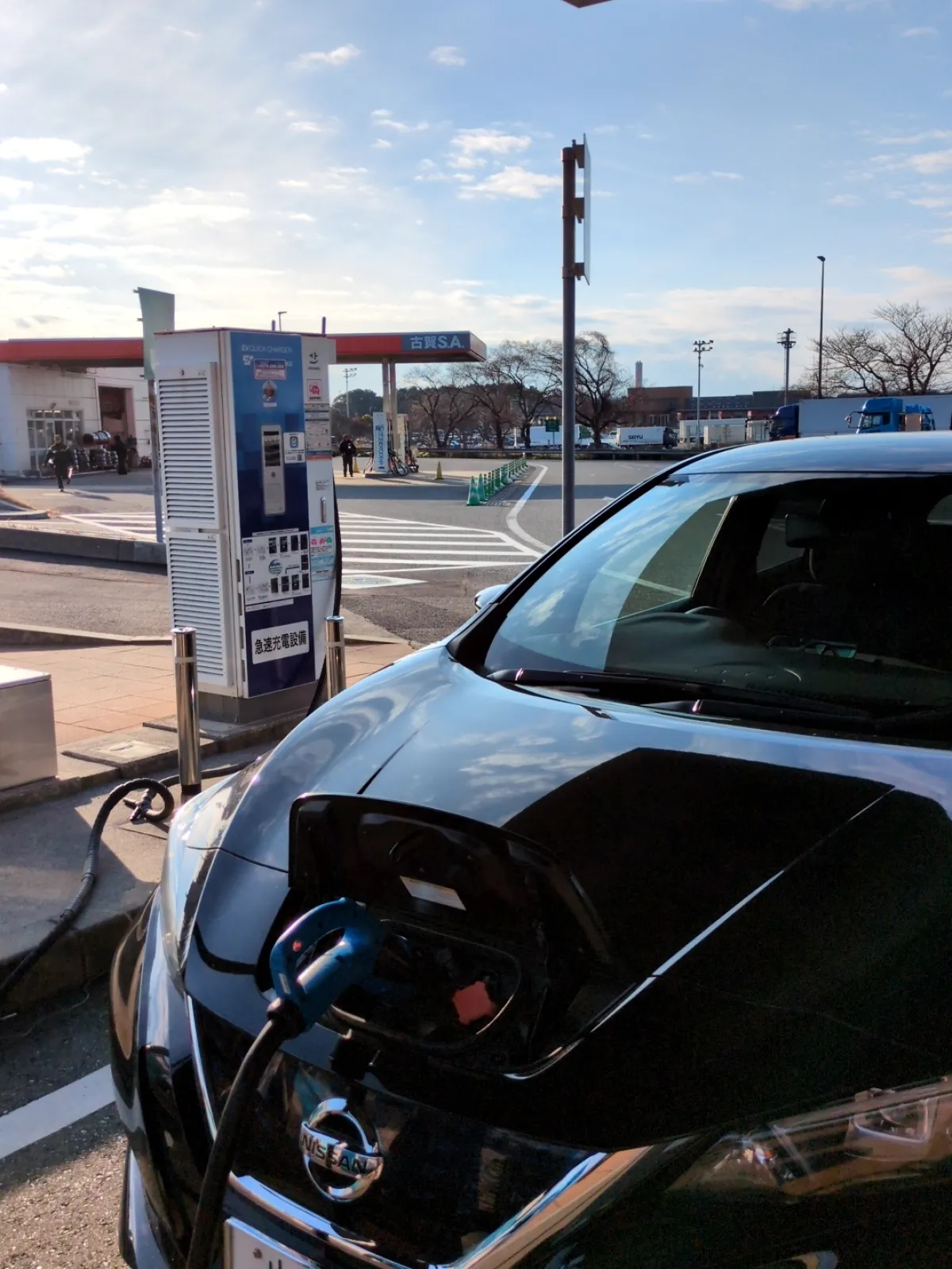 福岡方面への移動時は古賀SAにて少しばかり充電！