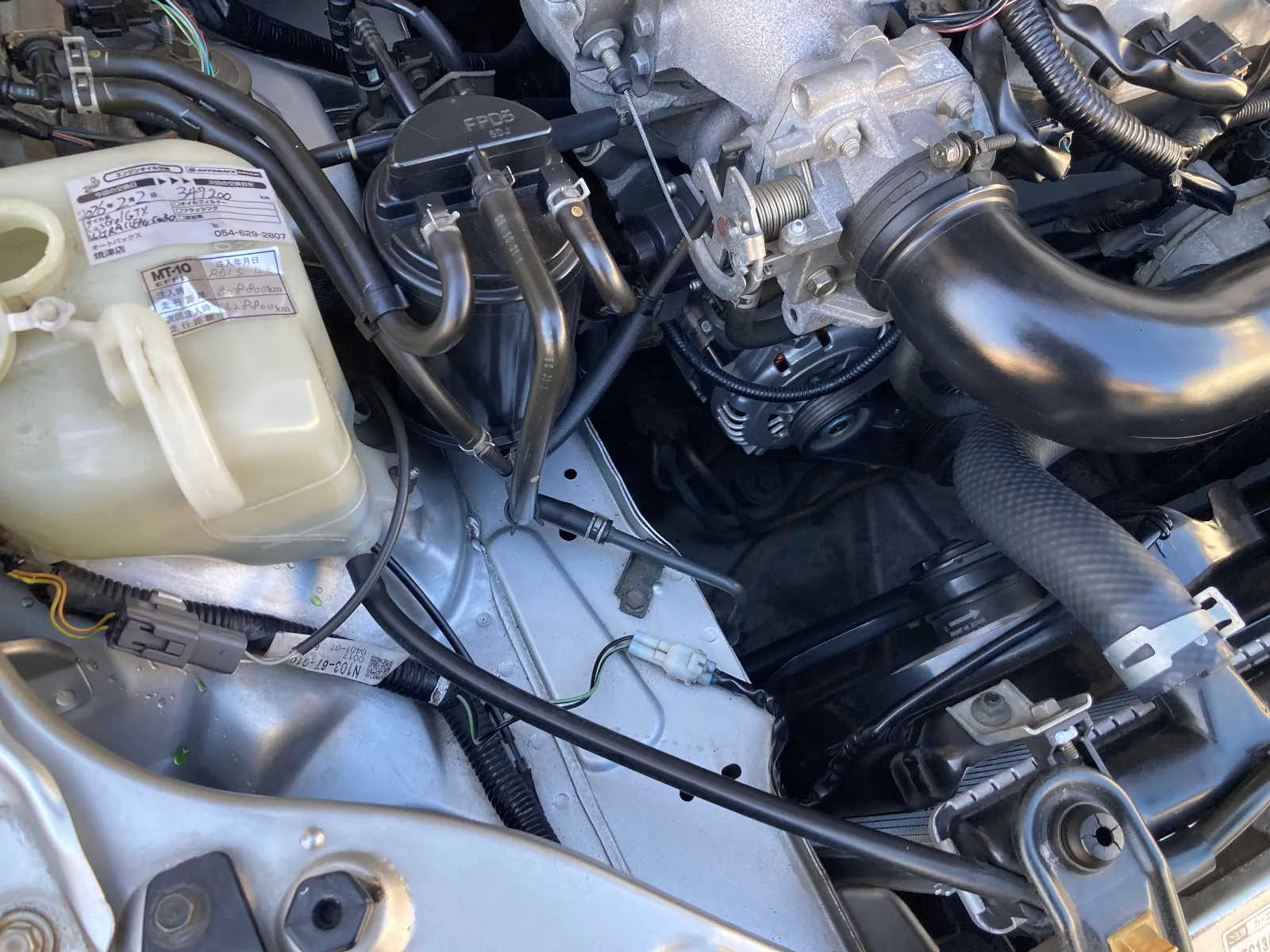 NBのオルタネーターのベルトが少し鳴く時があって、張りを調整しました。調整後の音なりは解消して完了。さぁ出掛けていきましょう♪