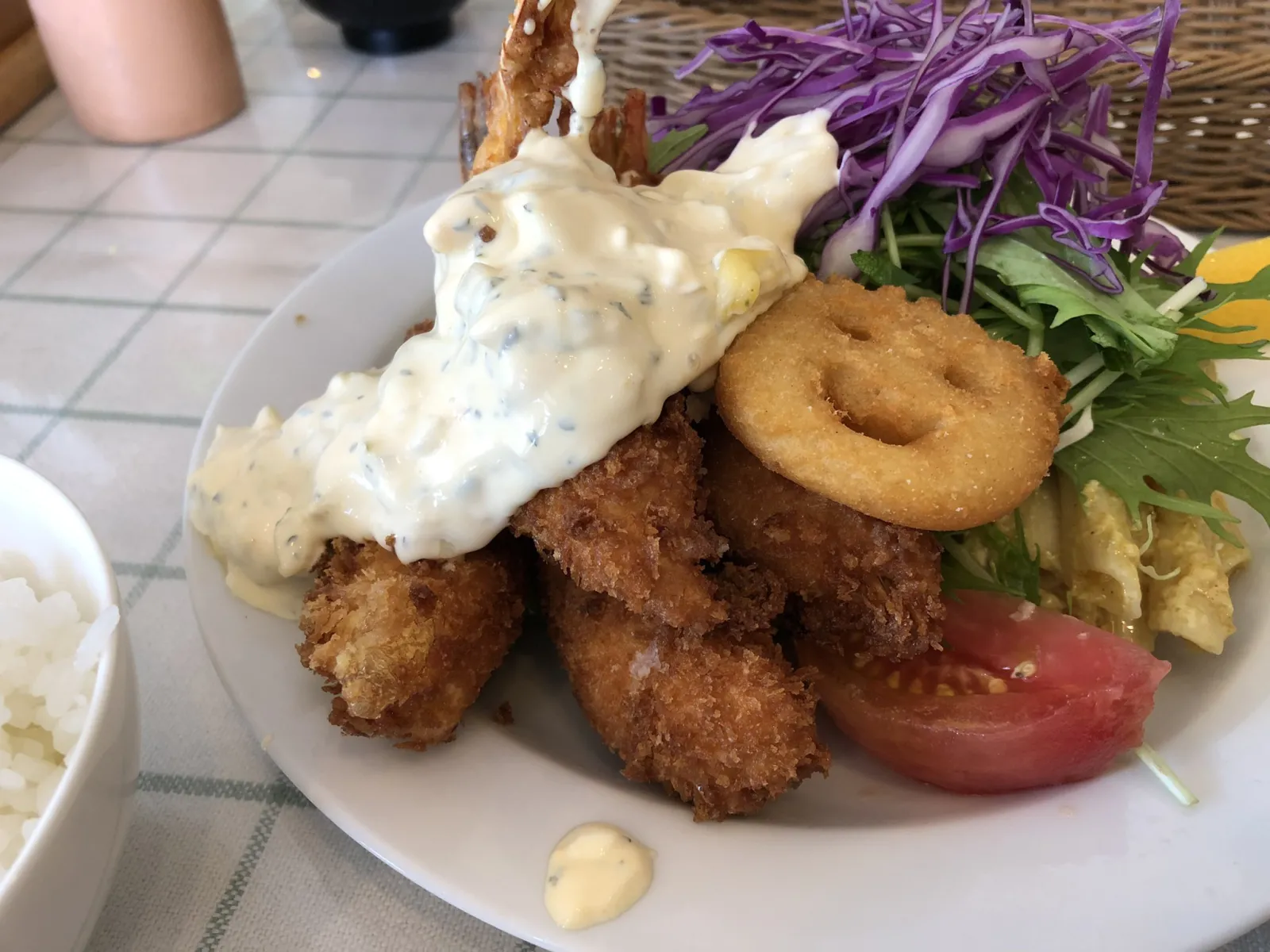 鈴鹿で腹パンになりたいならこちら✨
量がすごいのに驚きますが、野菜が美味しいのがポイント高い👍

男女問わず人気のお店です。
