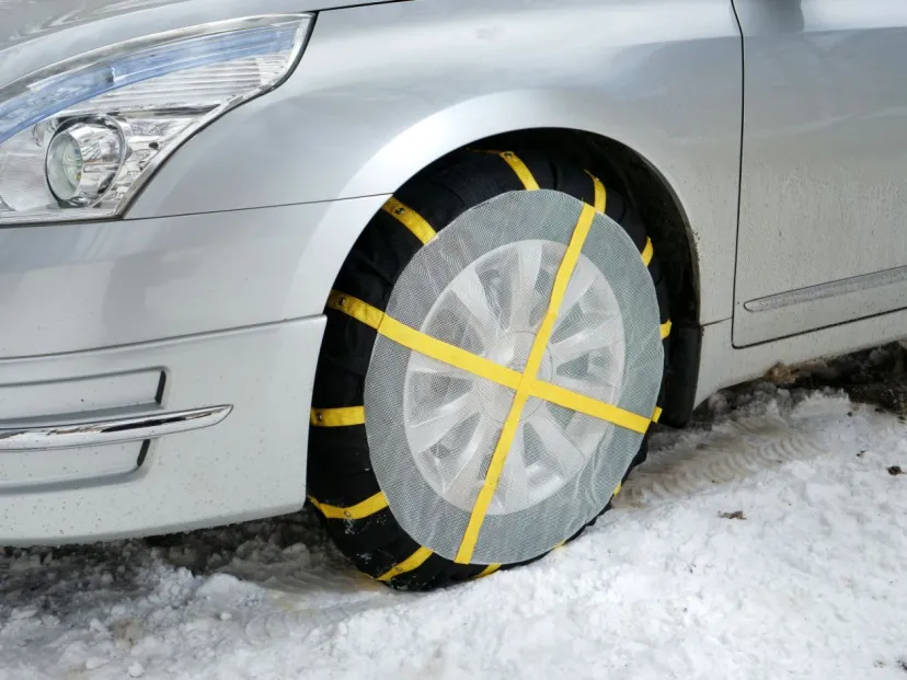 万が一を考えスタッドレスタイヤ装着車でも持っていたい！【CarGoodsSeasonal】最新タイヤチェーンを試してみた！
