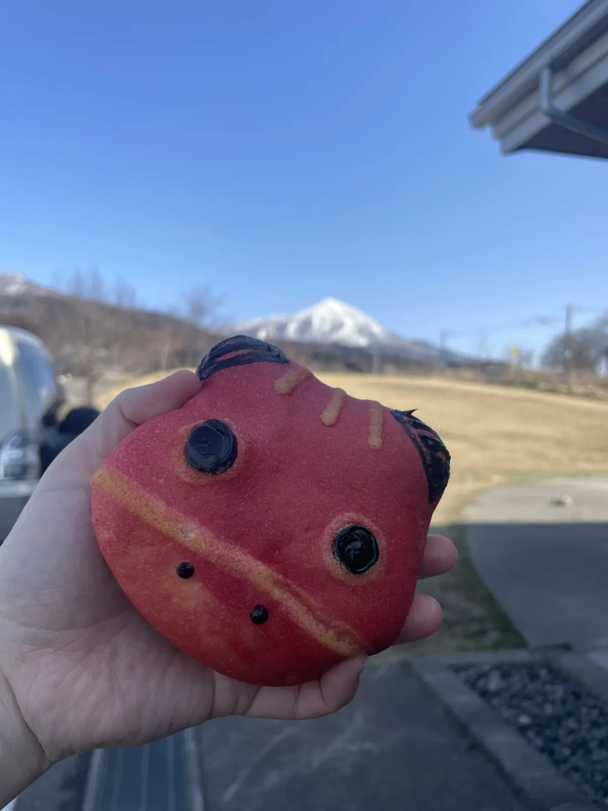 あかべこパン
カスタードリンゴジャム味