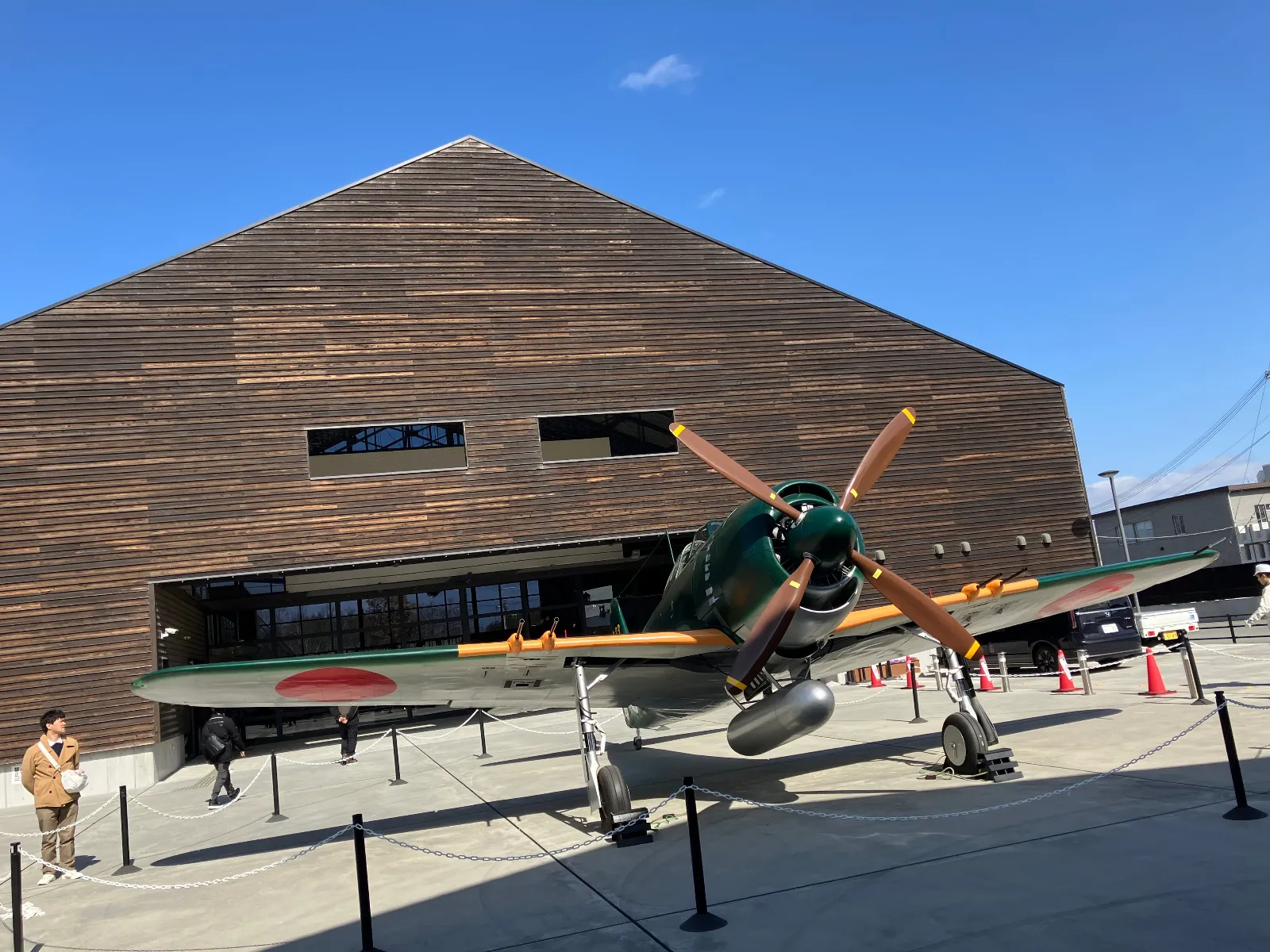 soraかさいでは紫電改実物大模型が屋外展示…
今はバイクと並べて撮影なんて不許可の模様…
https://mixi.social/@MaCH_3/posts/44e3c040-28db-49ce-b914-63cc5e6617d0