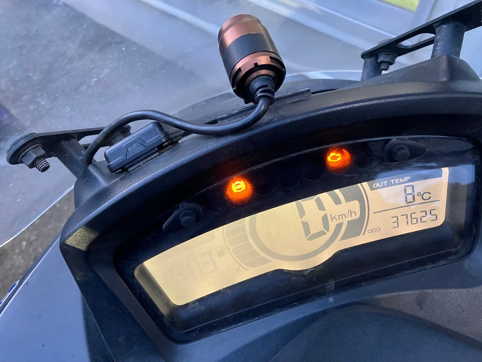 帰宅途中でレッドバロン東大阪にてオイル交換
https://mobila-carlife.jp/sns/post/067df0c8f51140afbfa551d350c9deed/