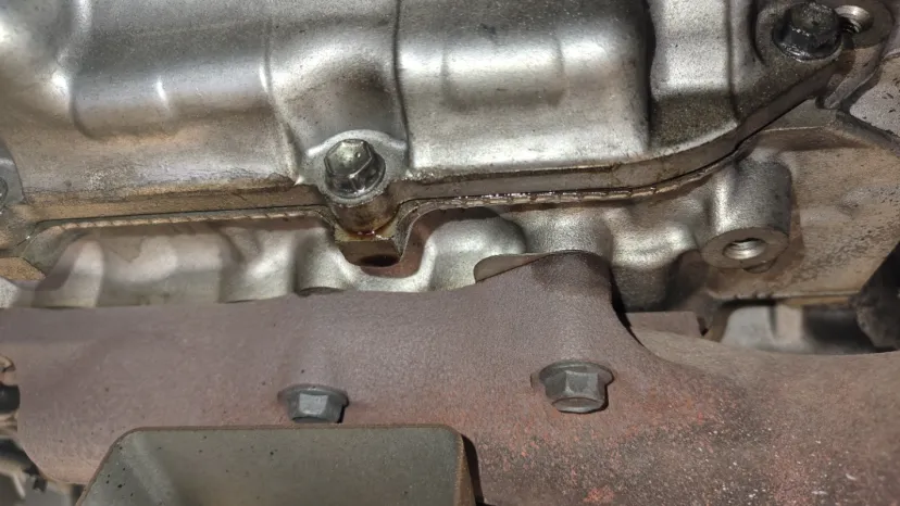 オイル漏れを外から止める！！