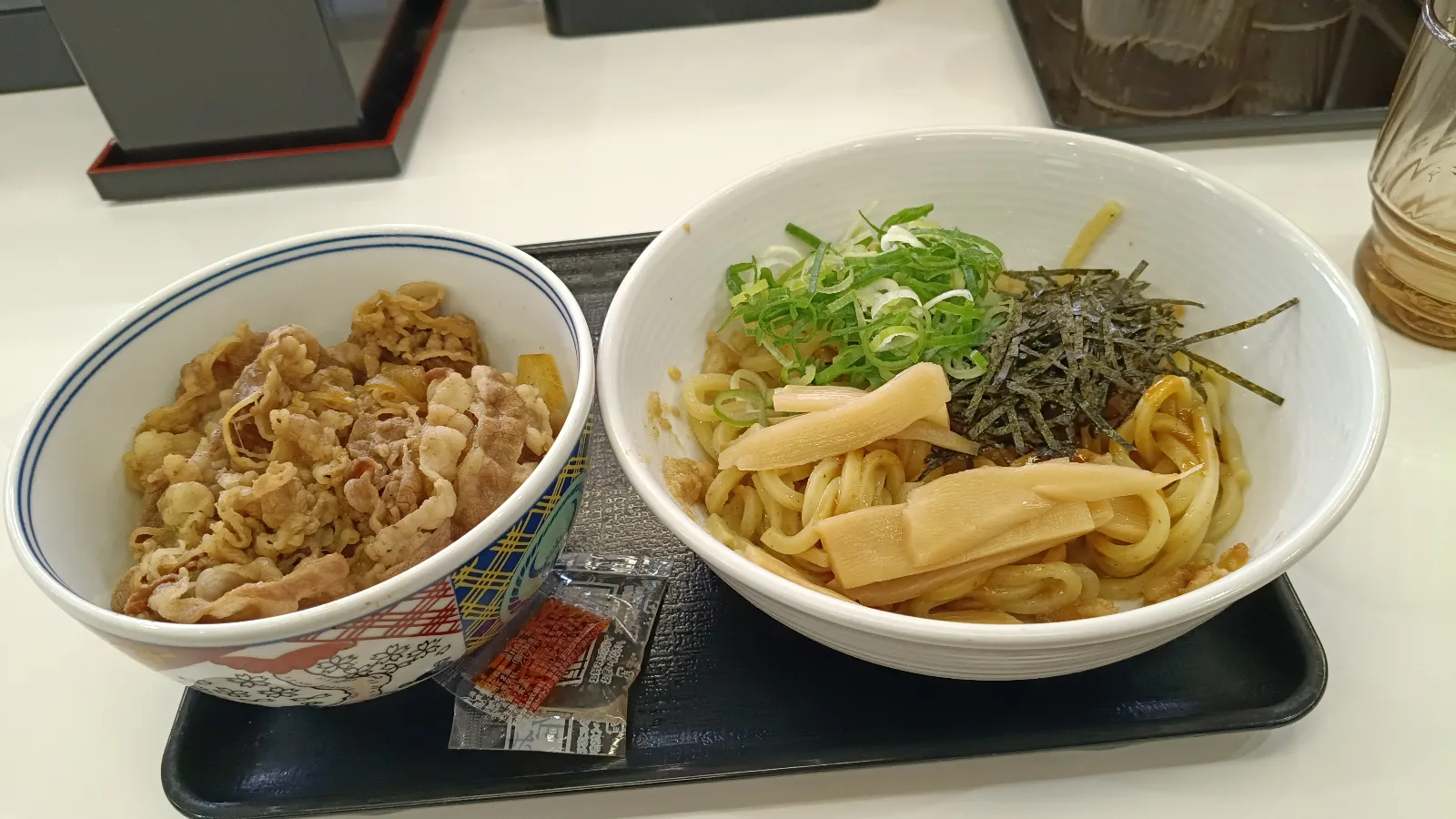 お昼は吉野家にて牛丼・油そばセット
https://mixi.social/@MaCH_3/posts/f8659701-c705-4948-9c03-42d78c14e88a
