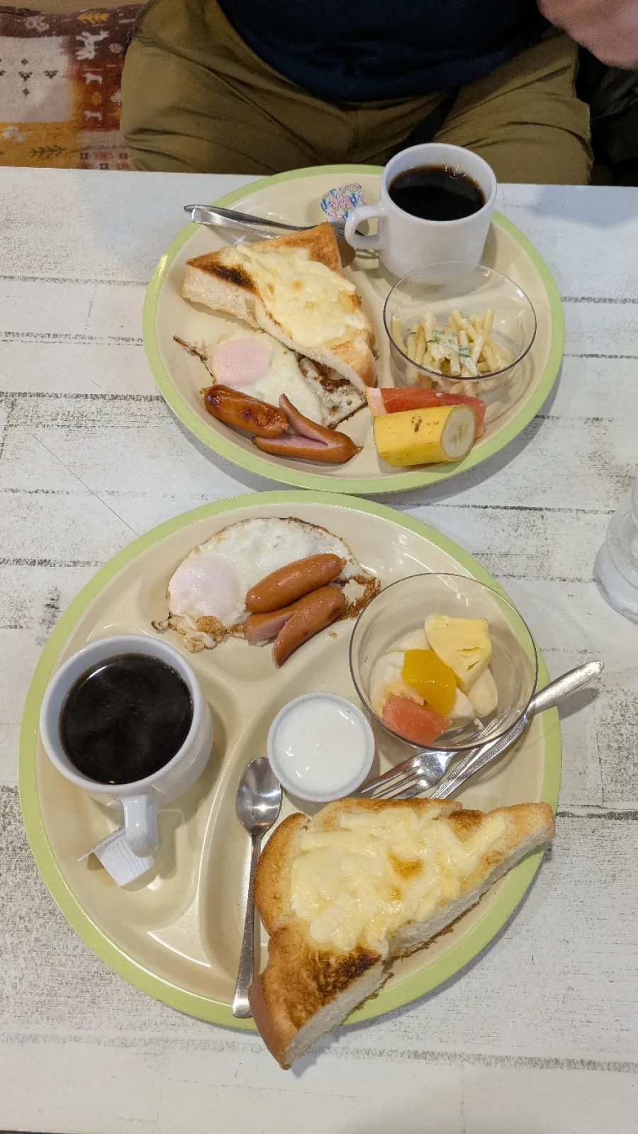 喫茶店で朝7:00からモーニング食べました。茨城にはない文化でうらやましい〜