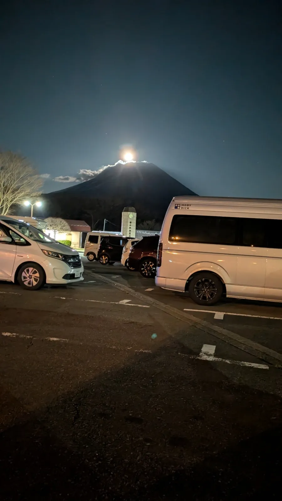 車中泊中に、なんと！
月が出てダイヤモンド💎に!!