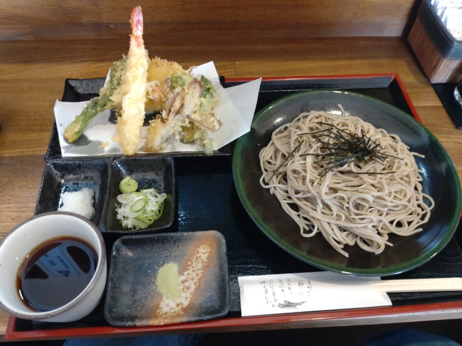 南会津の「蕎麦処ゆう」で十割そばの天ざるを食す。これで1,200円はコスパ抜群と思います😊