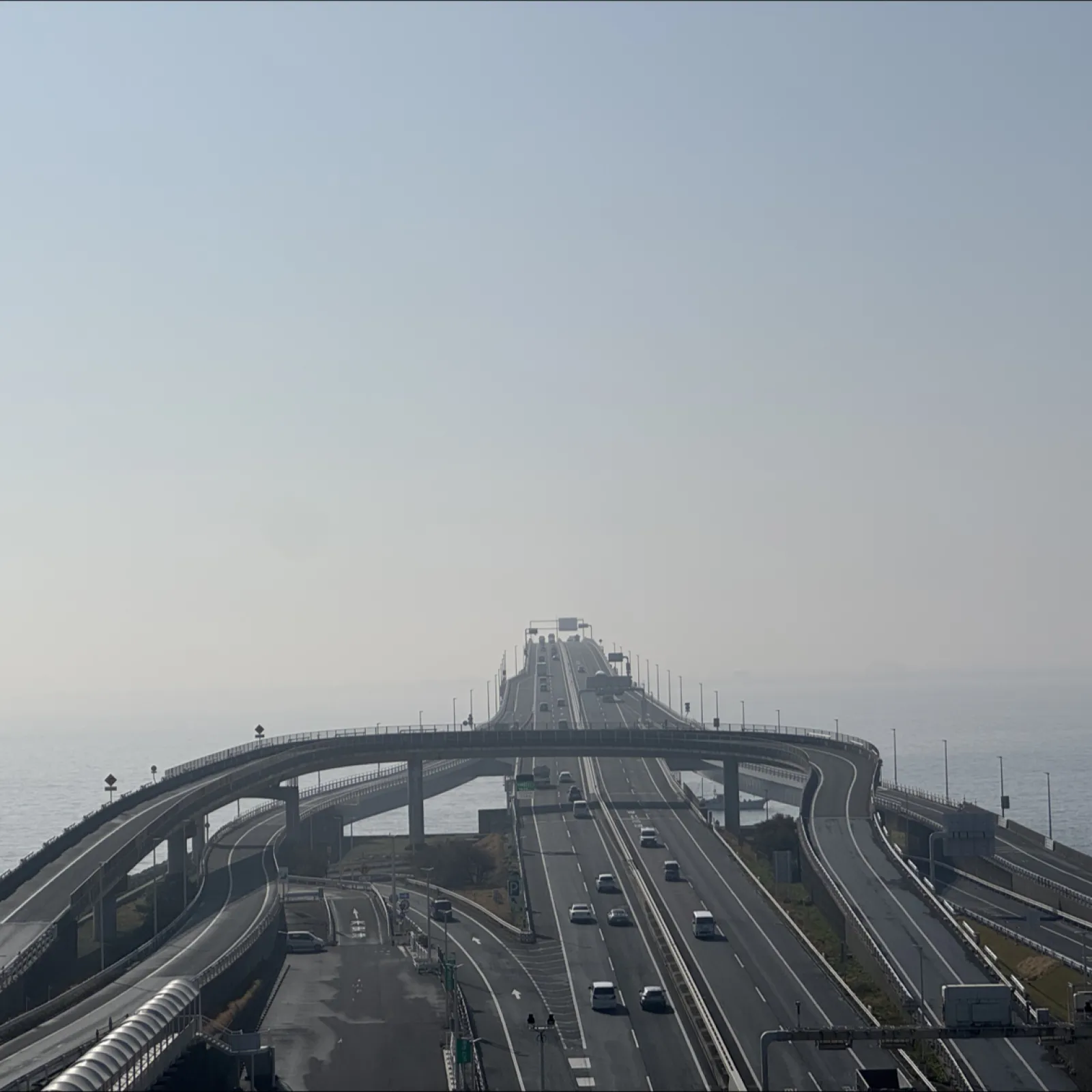 海ほたる