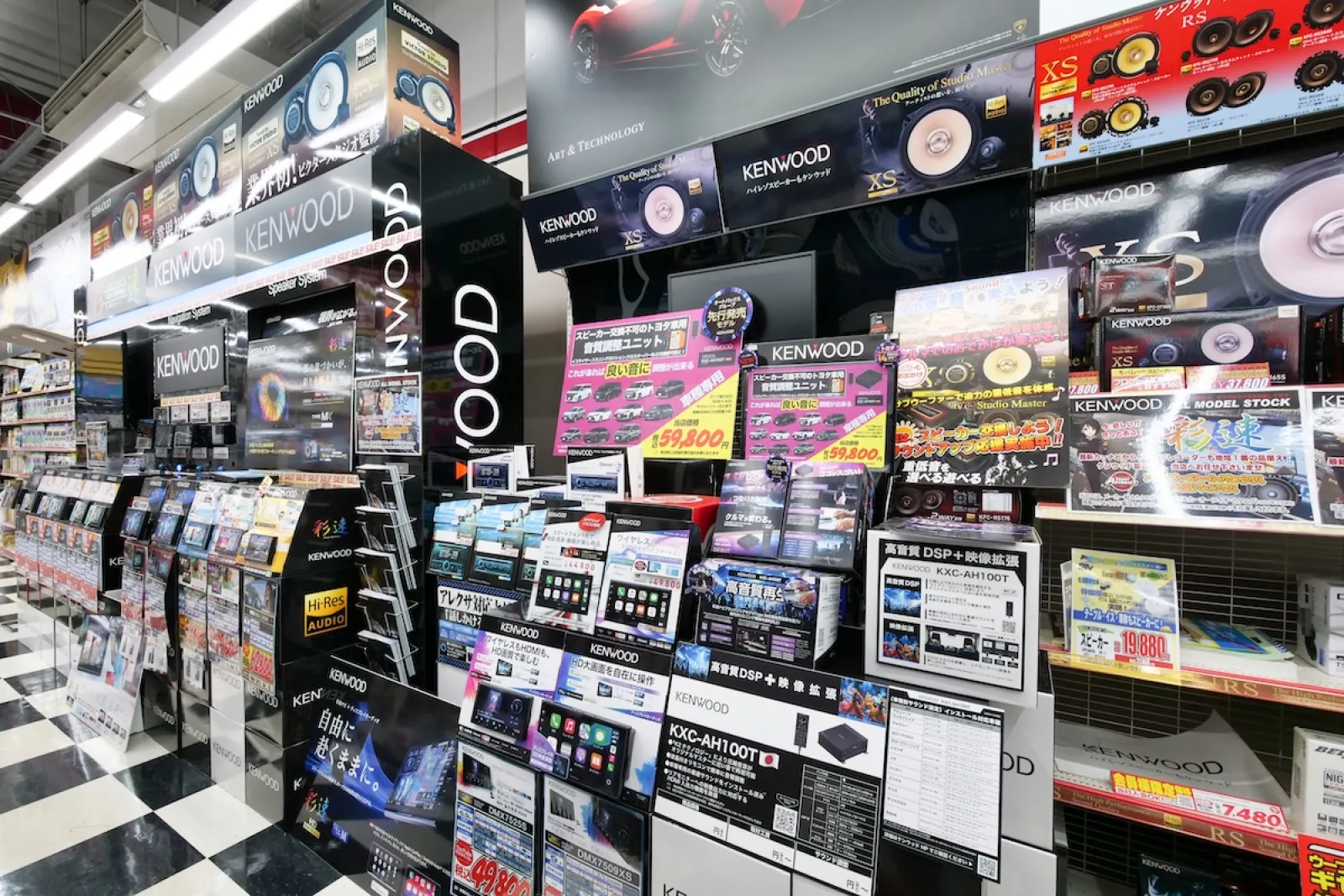 実店舗で比べてわかる！Mini LED仕様の鮮明さ【Car Goode Tasting