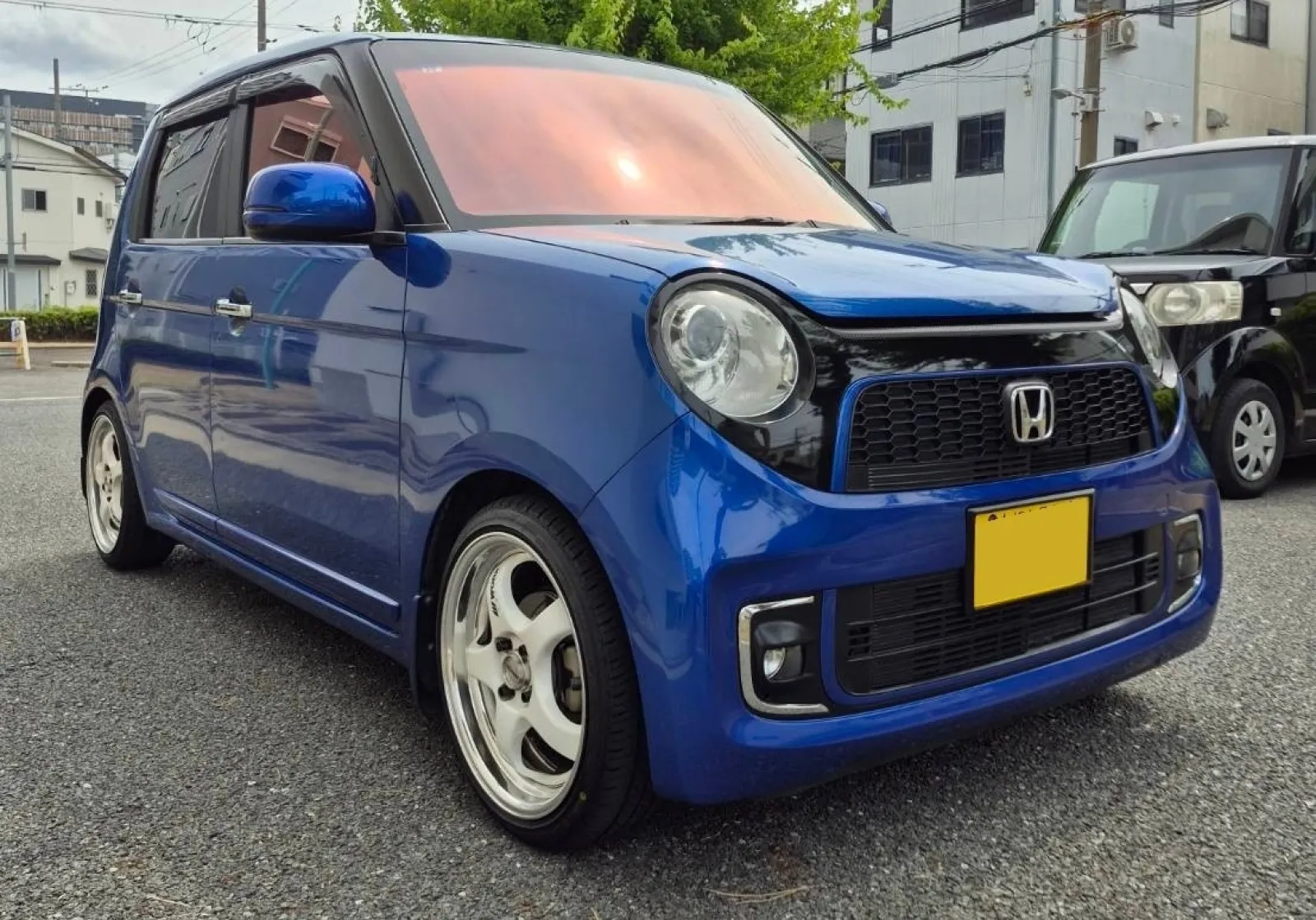 昨日は、9年ぶり？に先輩から連絡が来たので、だべって来ました！
先輩は、以前、乗っていたMCワゴンＲを仕入れた時、車屋さんだったので一緒に買いに行ってくれた方で、久々にお合い


楽しい一時でした！