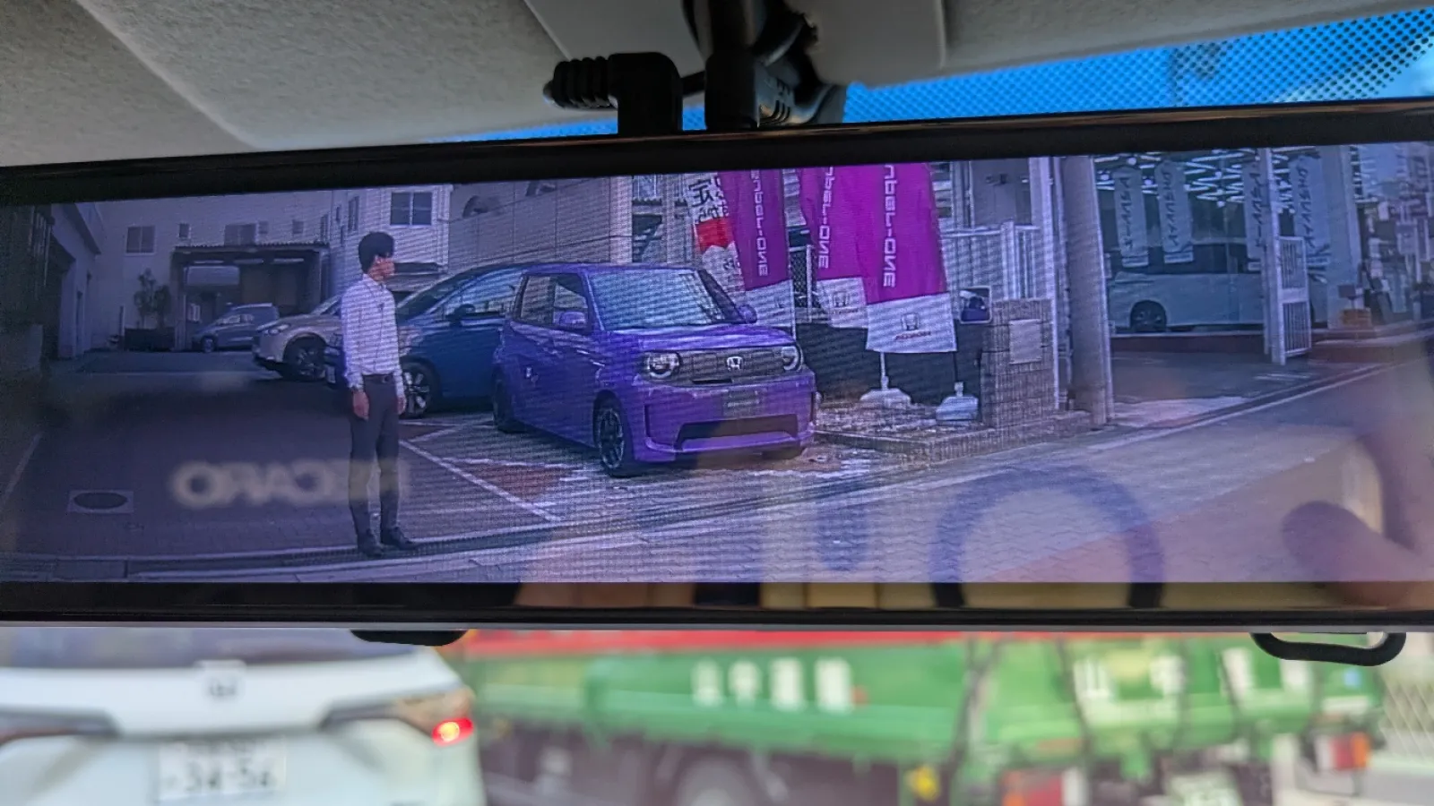 タイヤハウスカバーのクリップを受け取りドラレコから写真撮影♫