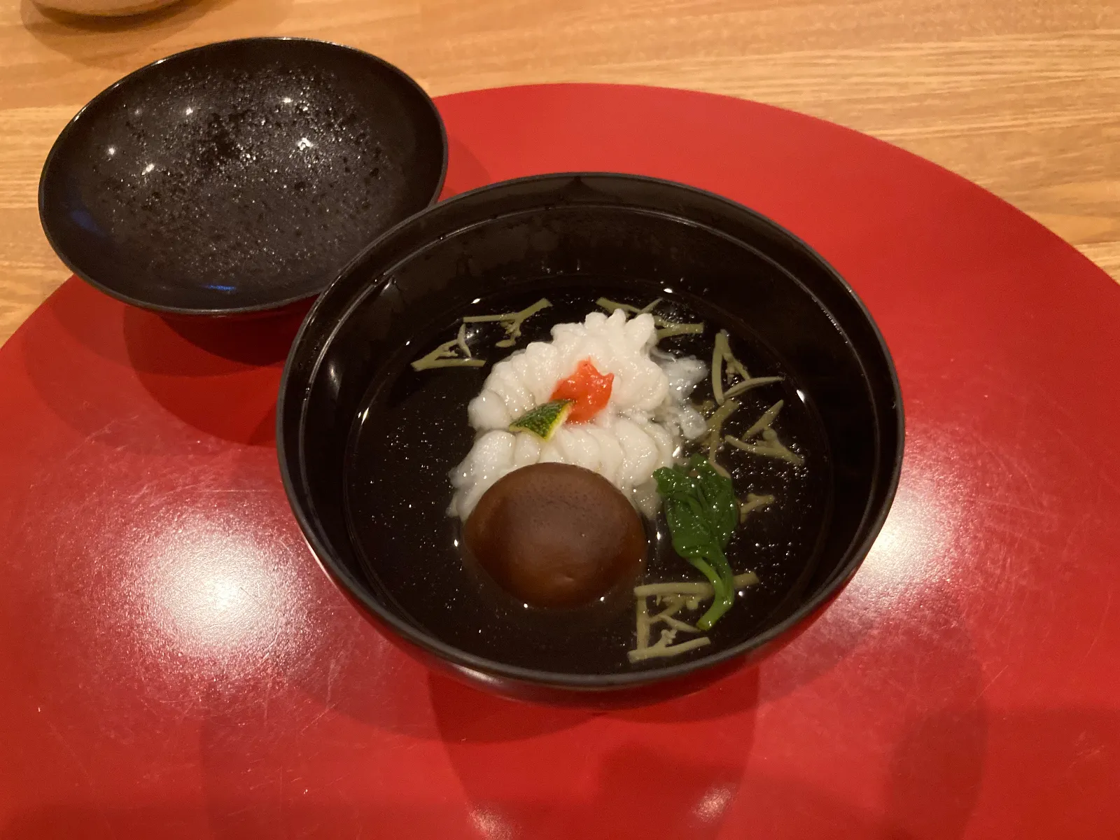 本日のわんもの
やはり、はものお吸い物です。(^○^)
この時期ははもと鮎いいねー。最高😀