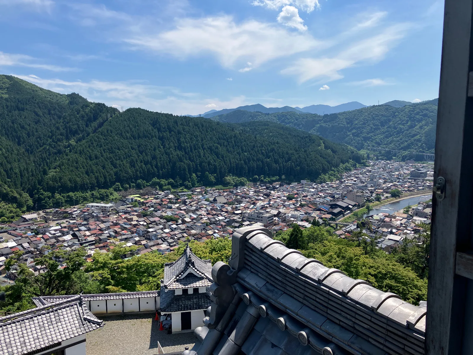城下町なのがよくわかります。