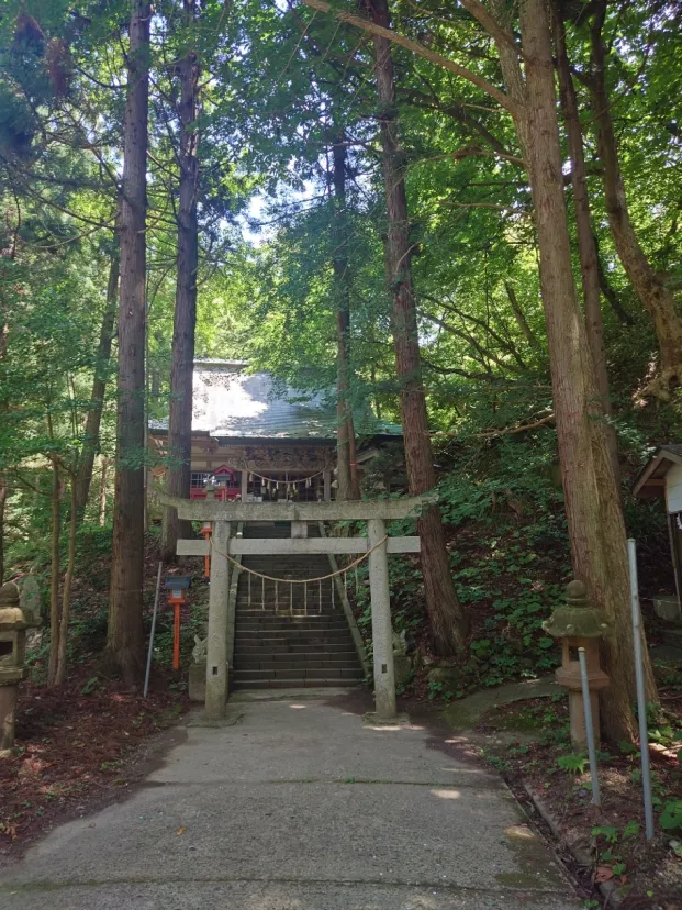 白瀑神社