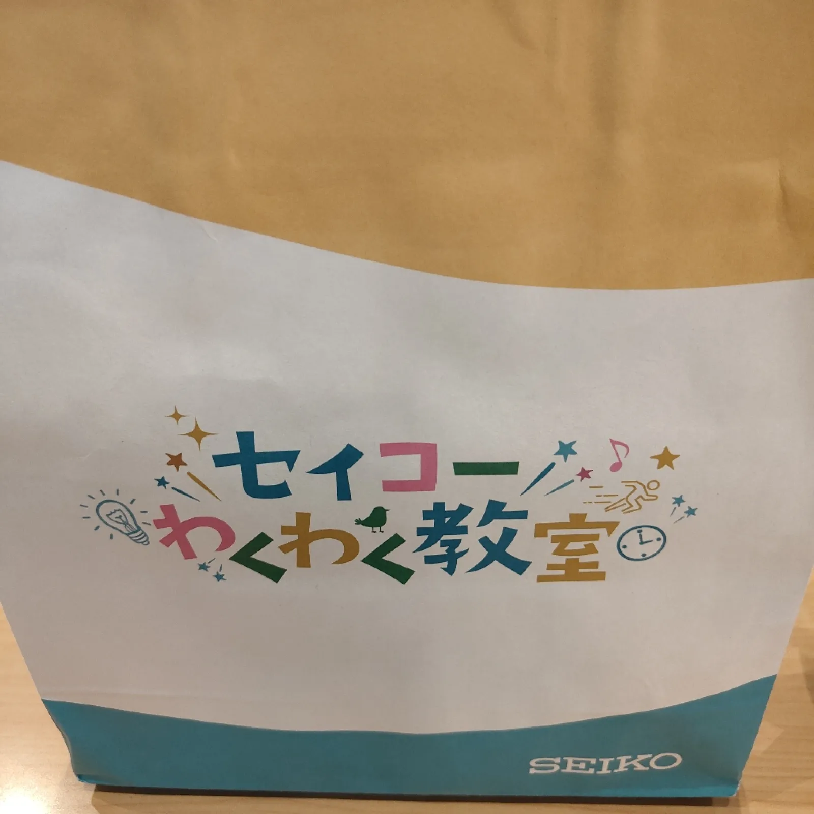 実際に動く時計のクラフトづくりが体験できる