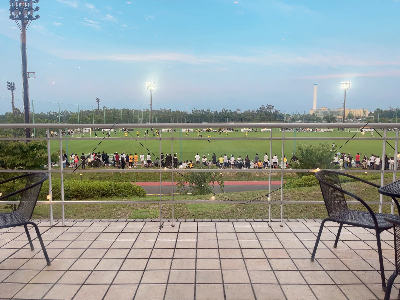 福島県楢葉町にある日本サッカーの聖地Jヴィレッジ

過ごしやすい気候として白羽の矢が立ったこの地には、日本サッカー強化のための拠点が建てられ、敷地内には様々な用途に応じたグラウンドがあります

震災の際には復興作業の拠点としても稼働しました