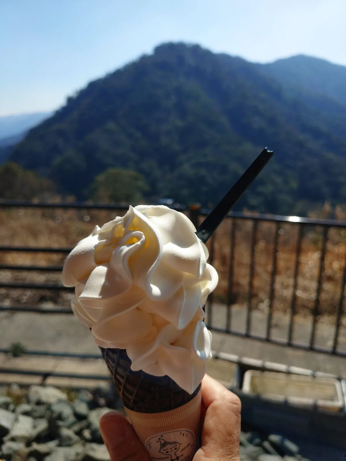 熊本県の新阿蘇大橋のすぐ近くのKibakoのリボンソフト🍦
甘くて美味しかった〜
（結構お腹いっぱいになります）