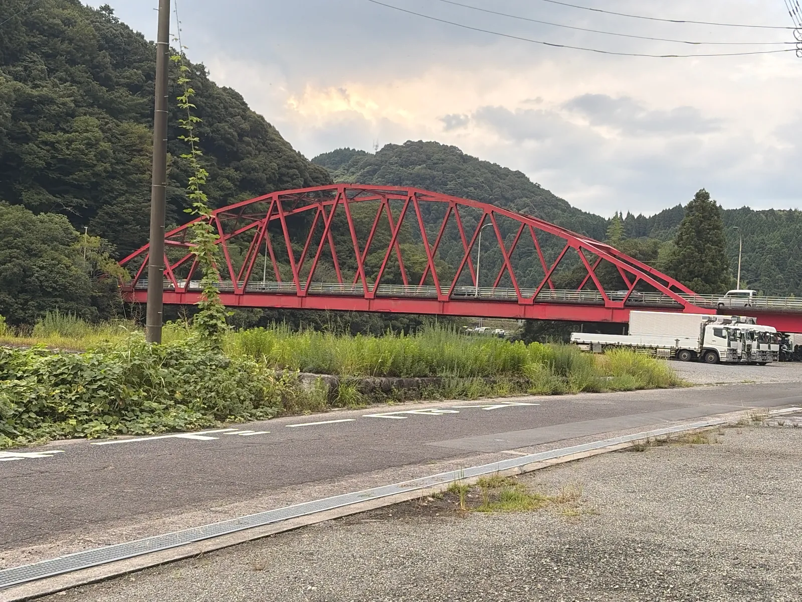 私は、昔から
赤い橋を写真に撮るのが趣味なんです。